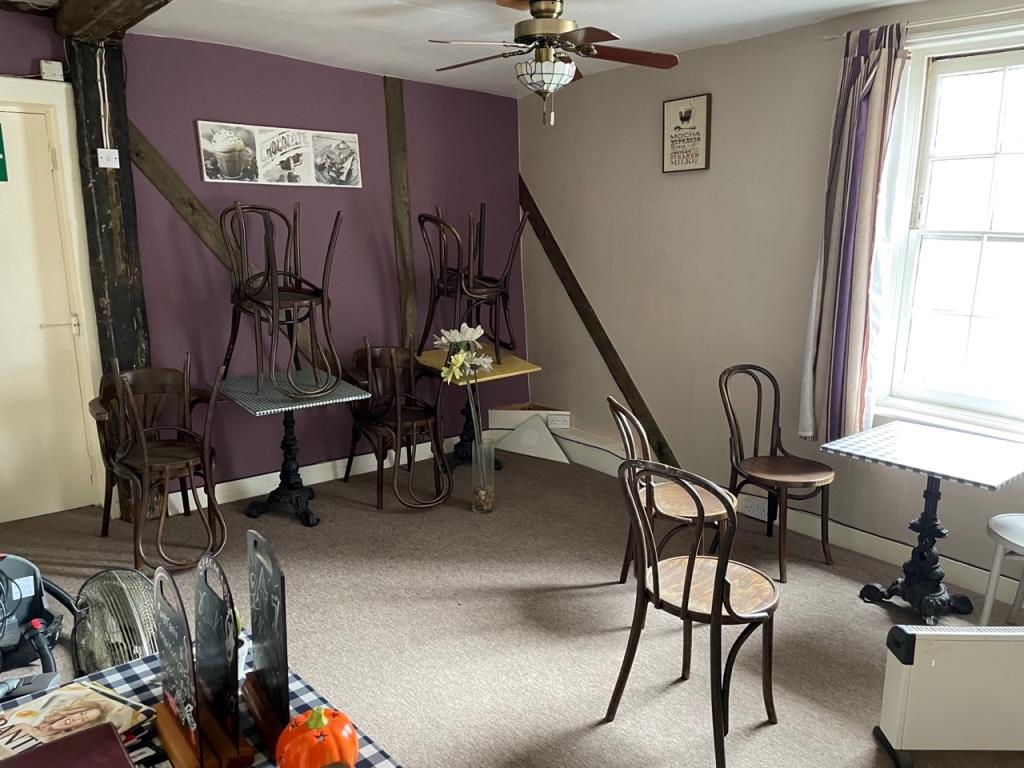 Lot: 138 - CITY CENTRE COMMERCIAL PREMISES -